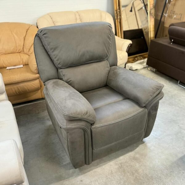 c1f994dd-6a40-4d6e-a9ce-2605d575ed6d (1)